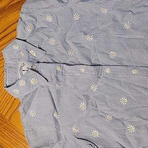 Vintage button up daisy shirt